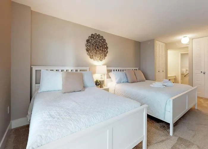 Braemar Towers 209 *